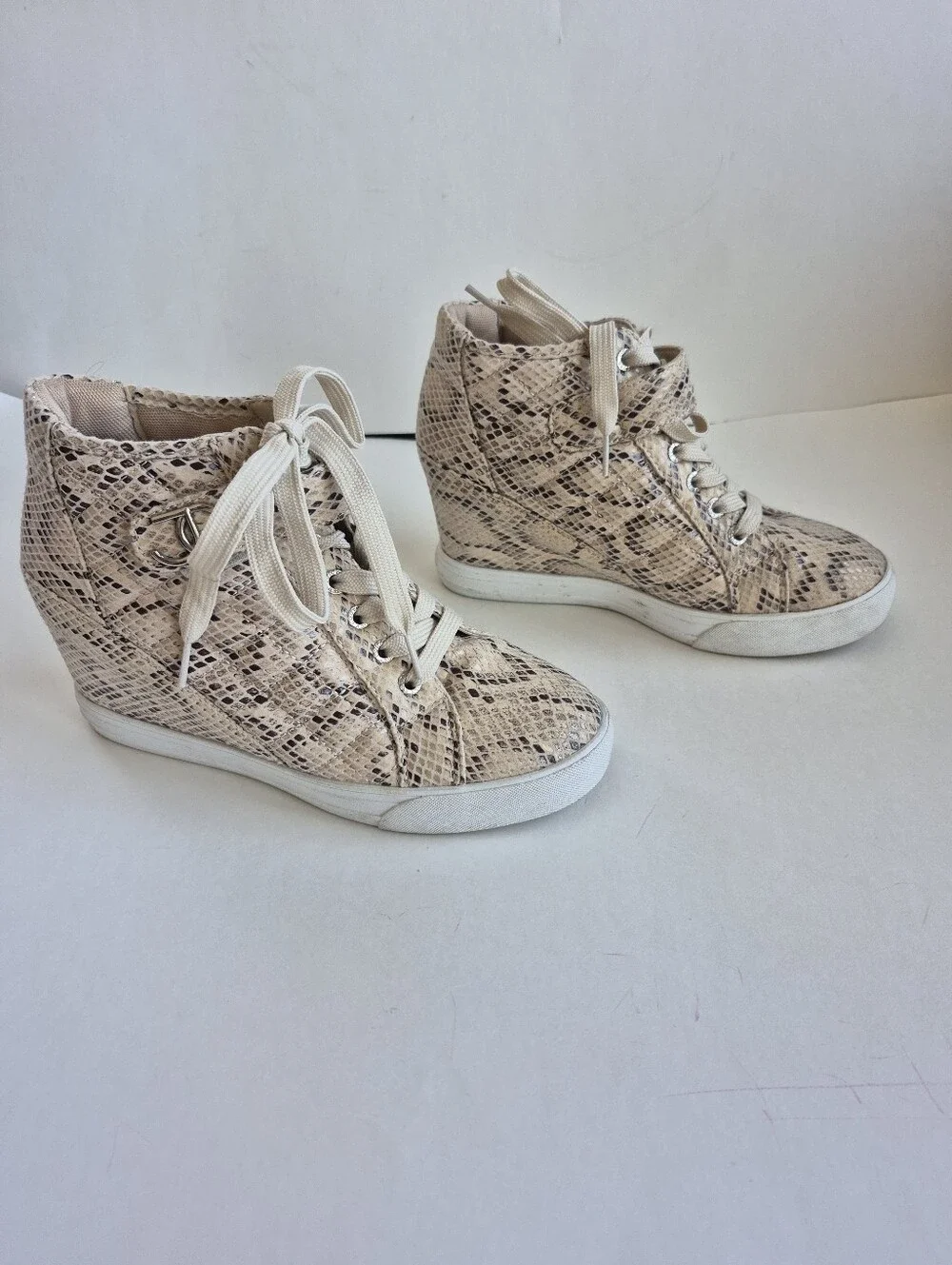 Juicy Couture Sneakers JC Journey Snakeskin Print High Top Wedge Size 8